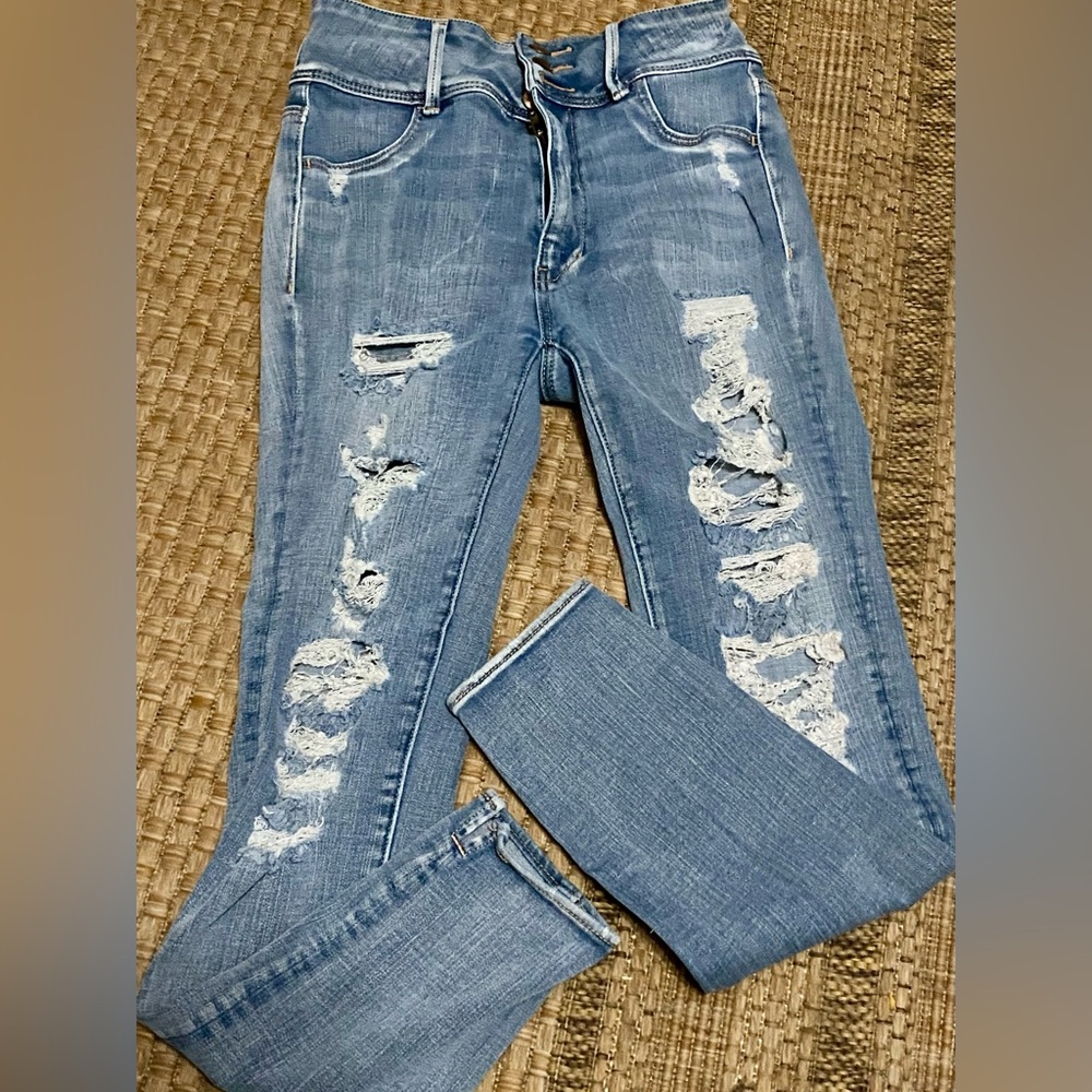 American Eagle super hi-rise, super stretch Distressed Blue capri Jeggings sz 2R